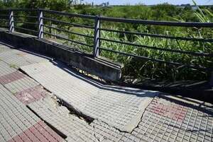 Costanera de Asunción: otro hundimiento aparece y pone en peligro a transeúntes   - Nacionales - ABC Color