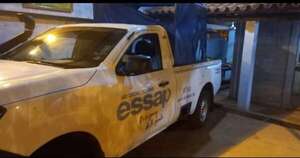 La Nación / Penal de CDE sigue con desagüe sanitario en las calles y claman por solución
