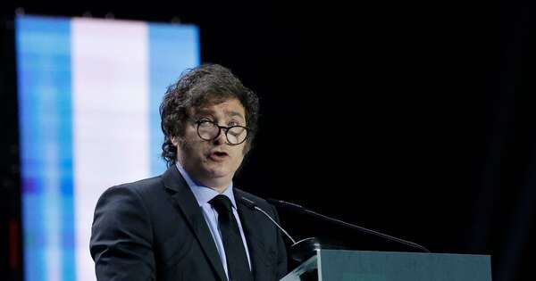 La Nación / Milei califica de “disparate” el retiro de embajadora española