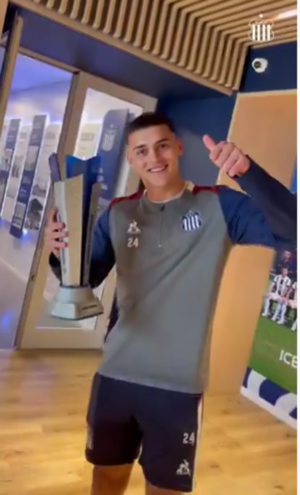 (VIDEO). El pelotero Ramón Sosa por fin se llevó su premio a su casa