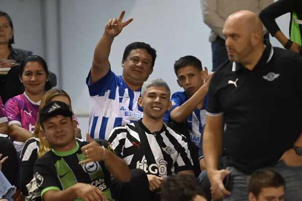Enciso apoyando al gumarelo - Fútbol - ABC Color