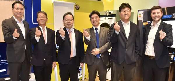 Reapertura de Samsung House en el marco de un brindis - Sociales - ABC Color