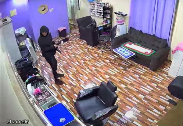 Buscan a delincuente que desvalijó un salón de belleza en Minga Guazú - La Clave
