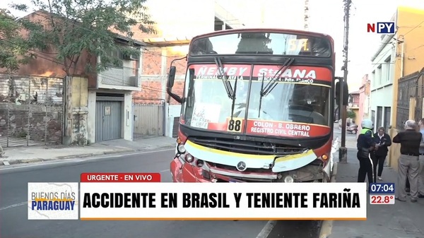 Colectivo chocó contra un vehículo en el microcentro - Noticias Paraguay
