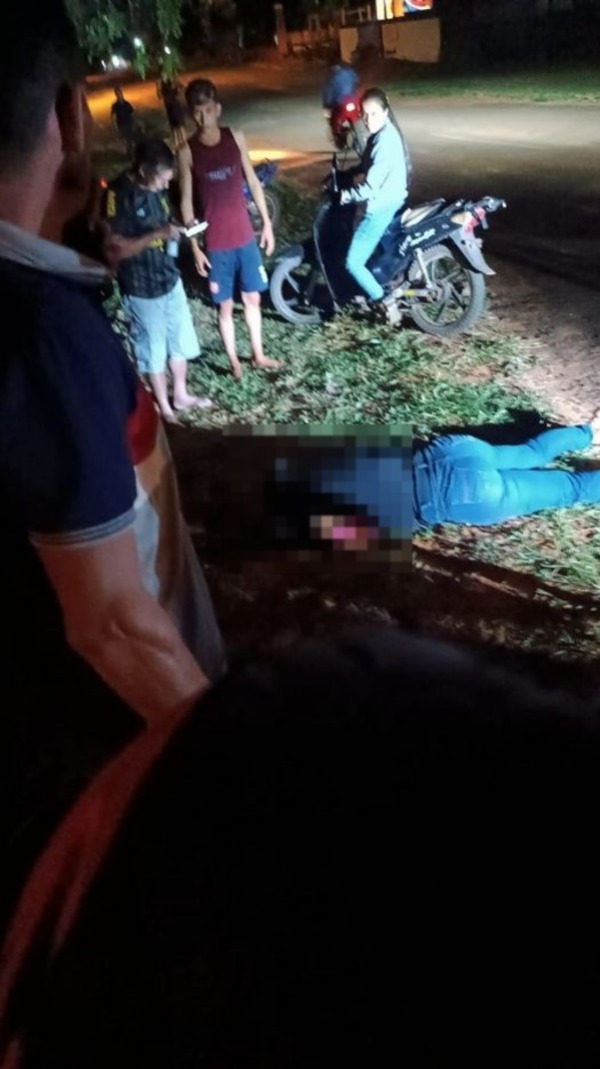 MUJER SALÍA DEL COLEGIO Y LA MATARON A TIROS