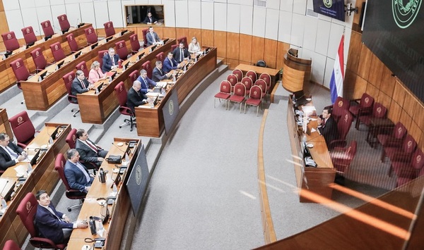 En reunión reservada Fiscal General informa sobre caso Pecci a Senadores