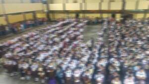 ¡¿Qué pasó?! Unas 100 alumnas se desmayan durante una ceremonia religiosa en el colegio