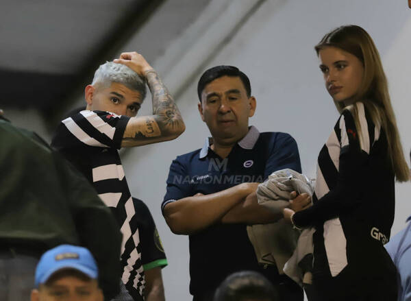 [GALERÍA] ¡"La joya" Julio Enciso le trajo a su chuli española a Paraguay!