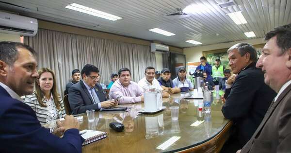 La Nación / Productores de mandioca acordaron no cerrar ruta, pero esperan mejoras en el precio