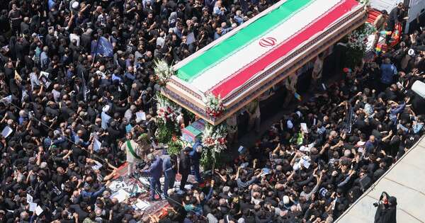 La Nación / Presidente iraní será sepultado este jueves en su ciudad natal