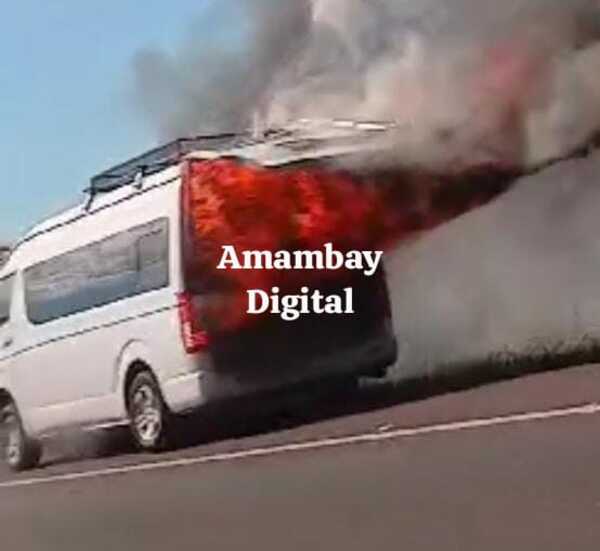 Minibús ardió en llamas sobre la ruta PY05