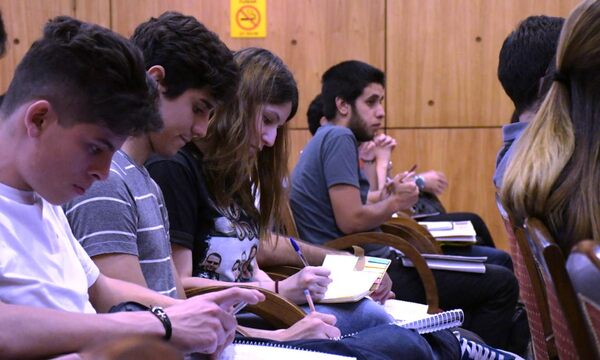 Academia de idiomas de la FIUNA habilita inscripciones para cursos de inglés que inician en junio - .::Agencia IP::.