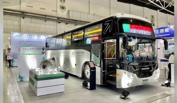 Fábrica de buses eléctricos: Buscando mejoras en el transporte público