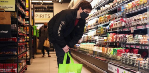 La inflaci贸n brit谩nica descendi贸 al 2,3% en abril, el nivel m谩s bajo en casi tres a帽os - Revista PLUS