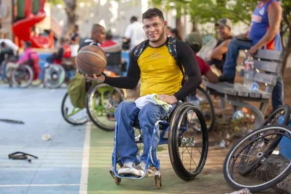 Inventan un modelo con luz para devolver la movilidad a personas amputadas o con parálisis - Ciencia - ABC Color