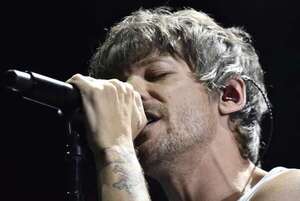 Louis Tomlinson en Paraguay, salvado por el brillo de sus fans y su banda - Música - ABC Color