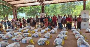 La Nación / Itaipú e Indi entregan kits de alimentos a comunidades indígenas