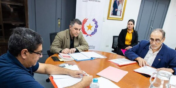 Conasam se reúne para analizar suba del salario mínimo
