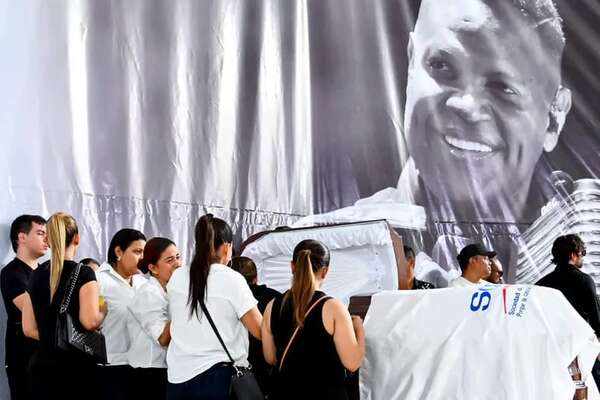 Artistas y seguidores del vallenato homenajean al cantautor colombiano Omar Geles - Música - ABC Color