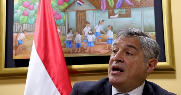 Los docentes piden ampliar el presupuesto del MEC y ahora Remírez se enfrenta a la amenaza de paro