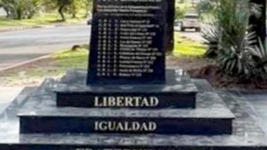 Polémico monolito masónico sin autorización municipal ni del MOPC