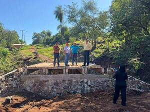 Gobernador verificó pequeña obra del gobierno de Santi Peña en Pedro Juan