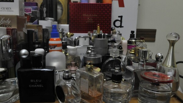 DNIT exige registro sanitario para importar perfumes