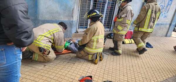 Riesgos sobre ruedas: trabajadoras son víctimas de accidentes y asaltos - Nacionales - ABC Color