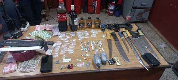 Tras gresca, incautan drogas, puñales, celulares y hasta bebidas en el CERESO