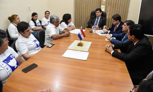 Salud avanza diálogo con reivindicaciones al sector de enfermería • PARAGUAY TV HD