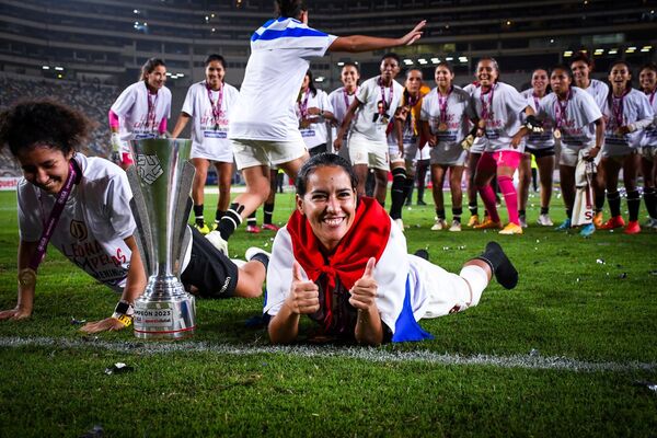 DÍA INTERNACIONAL DEL FUTBOL FEMENINO
