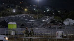 Escenario se desploma en un acto de campaña en México y deja 9 muertos y 50 heridos