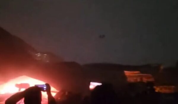 En acto de campaña se desplomó escenario y dejó 9 muertos y 50 heridos