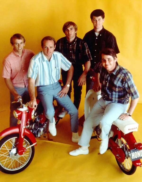 Documental “The Beach Boys” reúne a la banda californiana con el sueño de un futuro juntos - Música - ABC Color