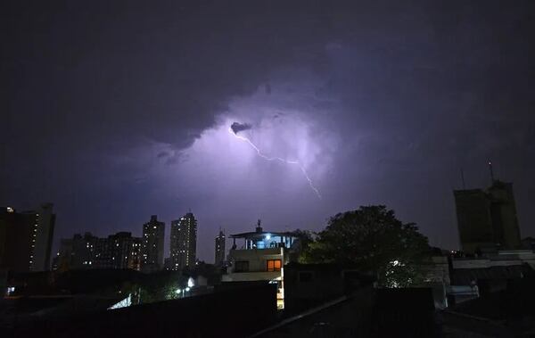 Anuncian lluvias intensas y tormentas eléctricas - Clima - ABC Color