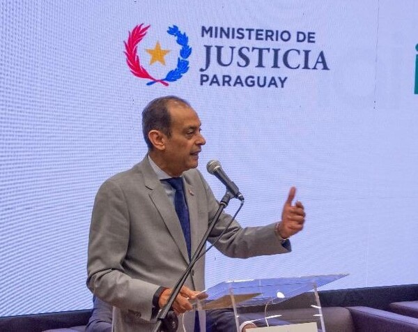 Renuncia Barchini y es la primera baja del Gabinete de Peña