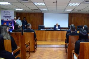 Universitarios de Derecho conocieron desempeño del Poder Judicial de capital
