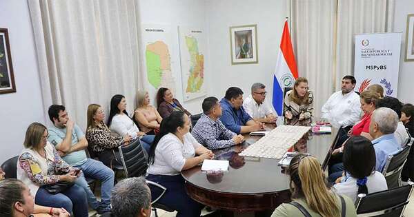 La Nación / Salud y Economía atendieron reclamos de enfermeros y anunciaron proyectos