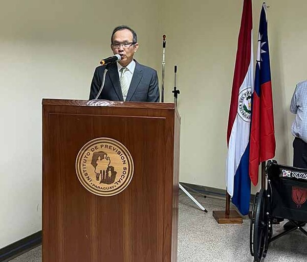 Consulado de Taiwán en CDE dona 10 sillas de ruedas al IPSs para mejorar la atención a pacientes | DIARIO PRIMERA PLANA