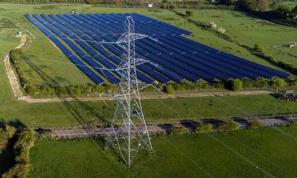 Latinoam茅rica debe doblar inversi贸n en energ铆as limpias para cumplir objetivos, seg煤n AIE - Revista PLUS