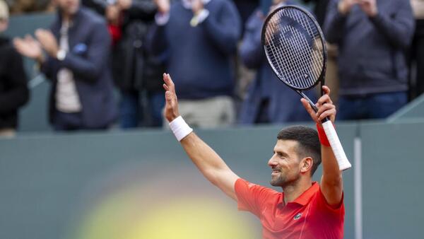 Djokovic afina en Ginebra