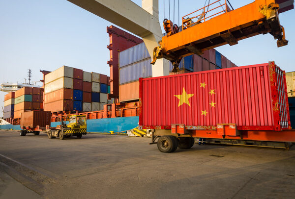China se plantea subir aranceles a autos importados en respuesta a medidas de EEUU y UE - Revista PLUS