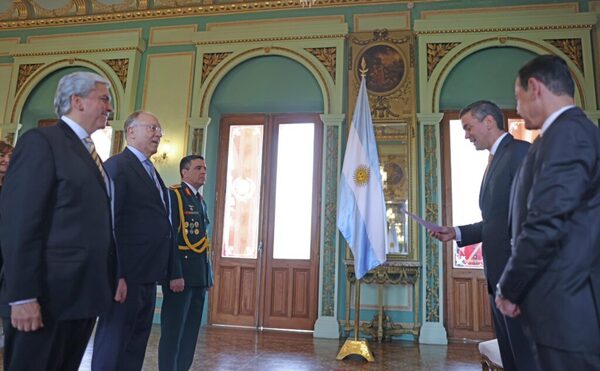 Santiago Peña recibe cartas credenciales del embajador argentino - ADN Digital