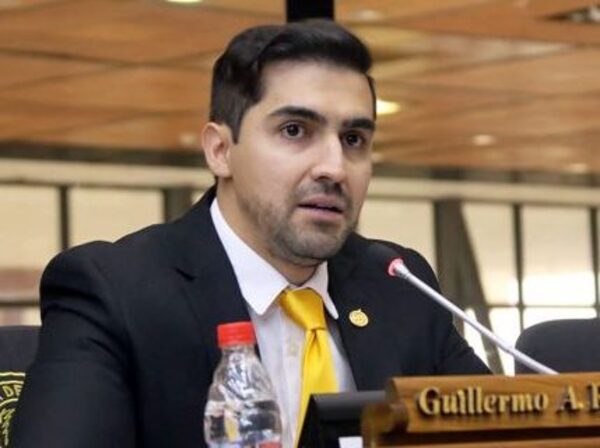 Diputado renuncia por seguridad a cargo en comisión de narcotráfico por sospechas contra exdirector de Senad · Radio Monumental 1080 AM