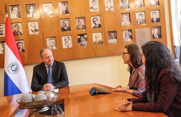 Revisaron cartera de proyectos emblemáticos del Gobierno con el BID - .::Agencia IP::.