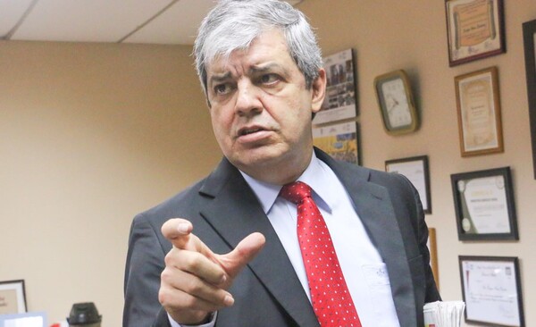 Ministro del Interior pide investigar esquema de Tío Rico que se infiltró en Gobierno anterior