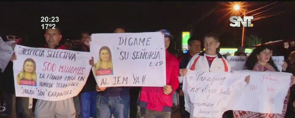 Se manifiestan a favor del camionero - SNT