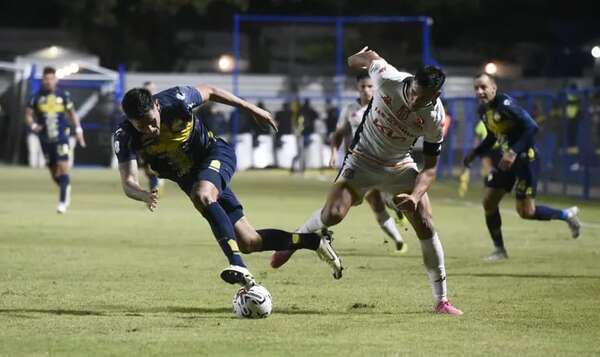 Empate, en noche de penales en Trinidad - Fútbol - ABC Color
