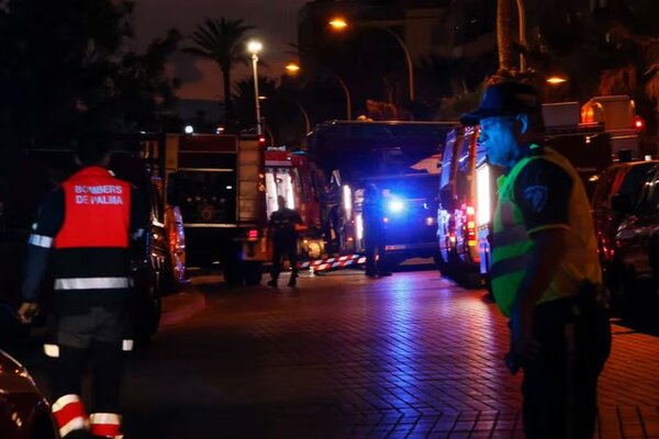 Cuatro muertos y 16 heridos por el derrumbe de un restaurante en Playa de Palma, España