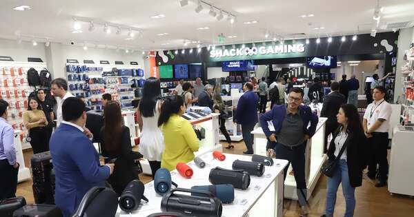 La Nación / Radioshack te conecta con el futuro en la apertura de su octava tienda